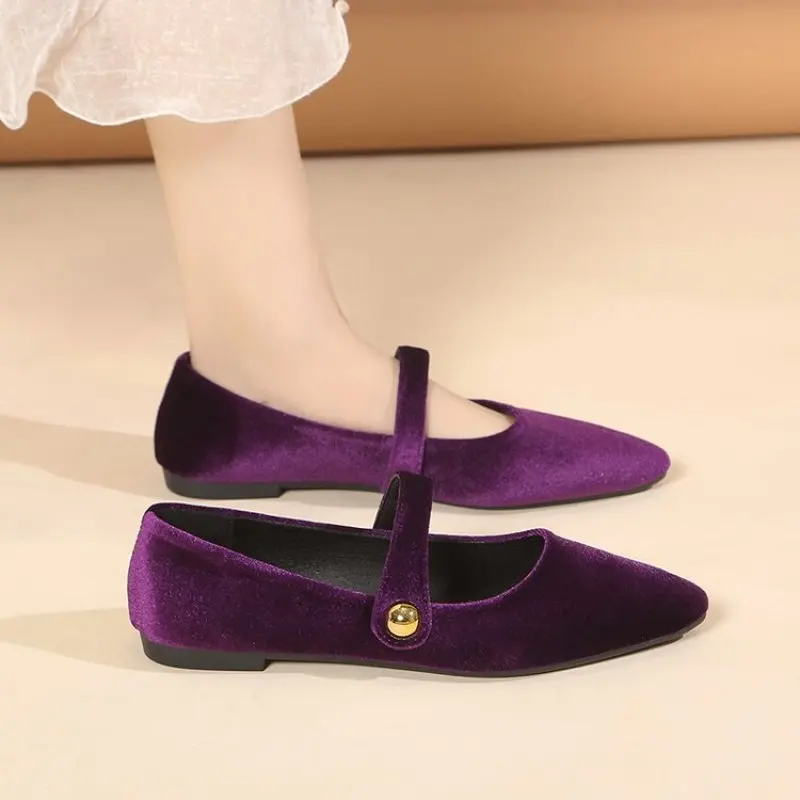 NEW Vintage Velour Flats Pearl Button Square Toe Velvet Casual Shoes Women Comfort Shoes for Work Fashion Comfort Plus Size 41 
NEW Vintage Velour Flats Pearl Button Square Toe Velvet Casual Shoes Women Comfort Shoes for Work Fashion Comfort Plus Size 41