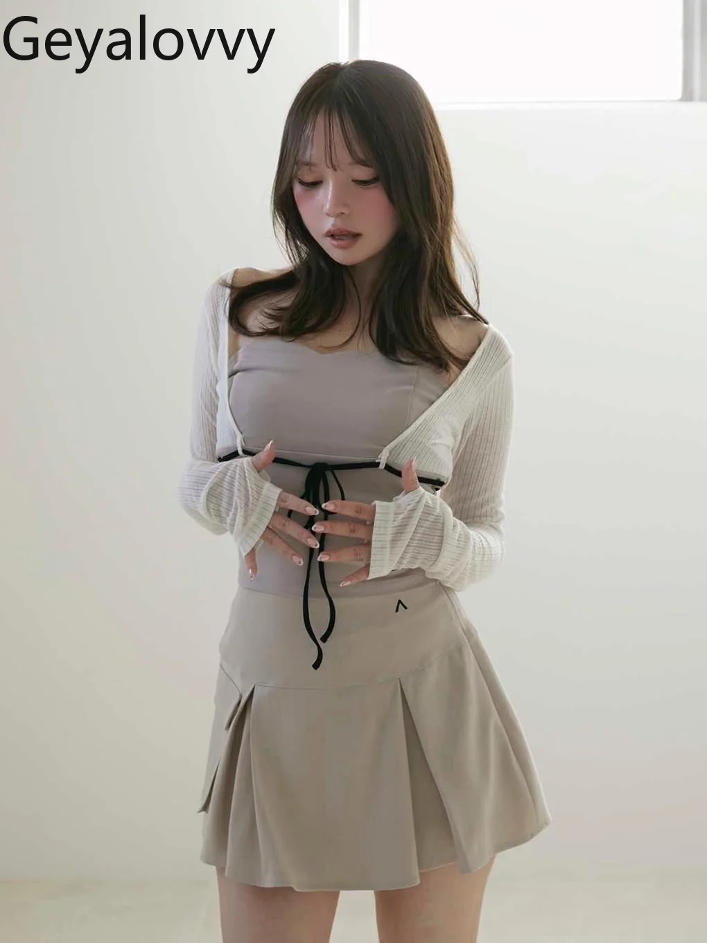 Spring Autumn Women's Tops Japanese Style Fake Two-Piece T-shirts Femme Spliced Stretch Knit Shirt Lace-Up Long Sleeve Top
Spring Autumn Women's Tops Japanese Style Fake Two-Piece T-shirts Femme Spliced Stretch Knit Shirt Lace-Up Long Sleeve Top