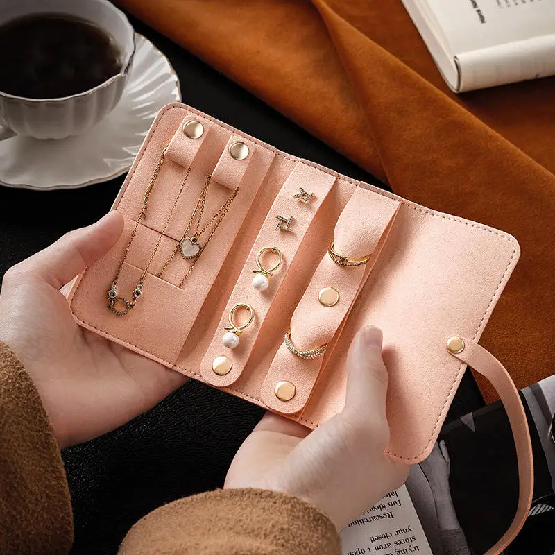 Roll Up Jewelry Storage Bag Portable Foldable Earrings Display Pouch Handheld Packaging Organizer Necklaces Storage Pouch 1PC
Roll Up Jewelry Storage Bag Portable Foldable Earrings Display Pouch Handheld Packaging Organizer Necklaces Storage Pouch 1PC