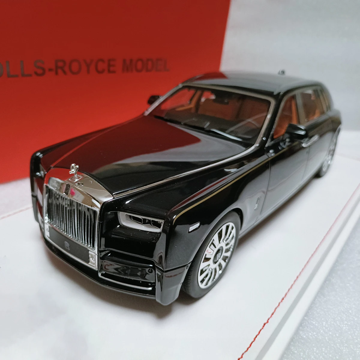 SC 1:18 Scale Resin Black Rolls Royce Phantom Limousine Toys Cars Model Classics Nostalgia Adult Souvenir Gifts Static Display
SC 1:18 Scale Resin Black Rolls Royce Phantom Limousine Toys Cars Model Classics Nostalgia Adult Souvenir Gifts Static Display