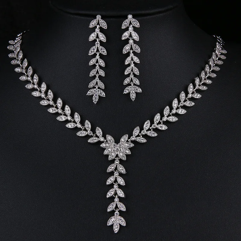 2025 New Arrival Wedding Jewelry Shiny Bridal Necklace Earrings Set Temperament Leaves Zircon Jewelry Set for Women Girls
2025 New Arrival Wedding Jewelry Shiny Bridal Necklace Earrings Set Temperament Leaves Zircon Jewelry Set for Women Girls