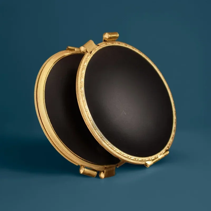 Креативная керосиновая зажигалка с блюдцем из чистой меди, круглая полуавтоматическая зажигалка, ретро-коллекция подарков для мужчин и женщин
Креативная керосиновая зажигалка с блюдцем из чистой меди, круглая полуавтоматическая зажигалка, ретро-коллекция подарков для мужчин и женщин