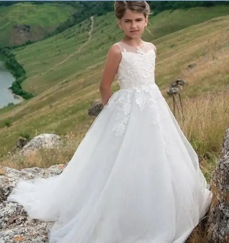 Custom Long Ivory Flower Girl Dress Floor-length Kids dresses Lace Tulle Skirt First Communion Gowns Appliques Ball Gowns Gown
Custom Long Ivory Flower Girl Dress Floor-length Kids dresses Lace Tulle Skirt First Communion Gowns Appliques Ball Gowns Gown