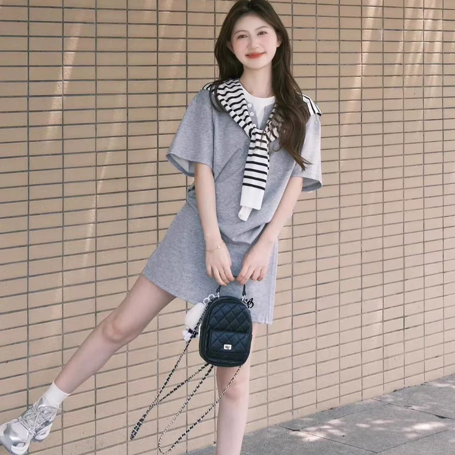 Summer Casual Sportswear Set for Women 2026 Loose Slimming Korean Fashion Short Sleeve Short Skirt Two-Piece Set Student Style
Summer Casual Sportswear Set for Women 2026 Loose Slimming Korean Fashion Short Sleeve Short Skirt Two-Piece Set Student Style