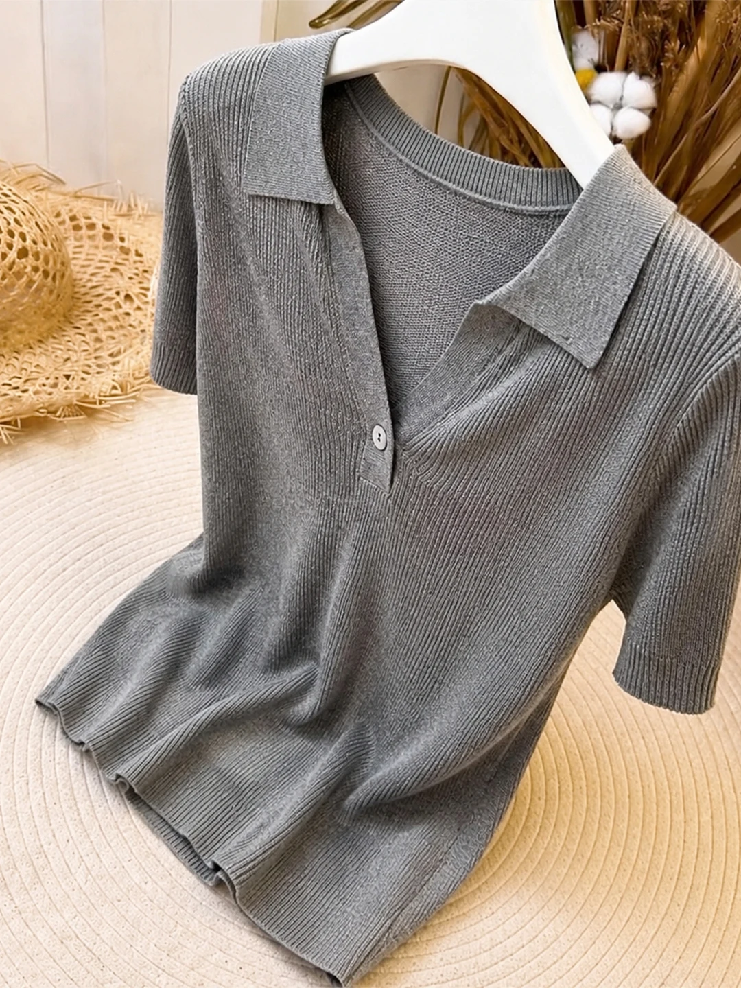 Korean Style Casual Ice Silk Knitted Shirt Turn-down Collar Anti-aging Old Money Short Sleeve Headwear Elegant Summer 2026
Korean Style Casual Ice Silk Knitted Shirt Turn-down Collar Anti-aging Old Money Short Sleeve Headwear Elegant Summer 2026