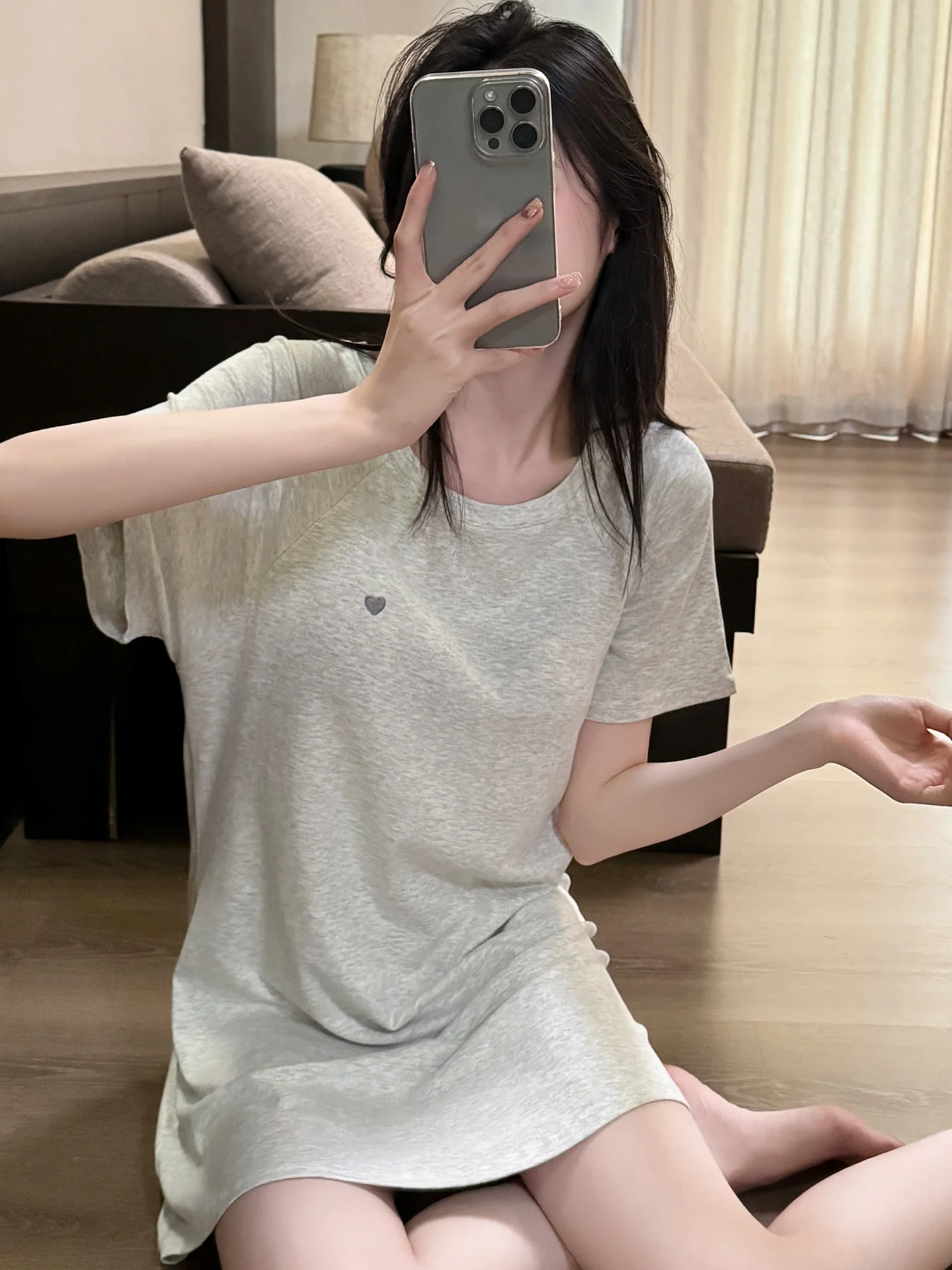 Новая летняя женская ночная сорочка 2025 года с коротким рукавом, тонкая, с вышивкой, со вставками для груди, легкая домашняя одежда
Новая летняя женская ночная сорочка 2025 года с коротким рукавом, тонкая, с вышивкой, со вставками для груди, легкая домашняя одежда