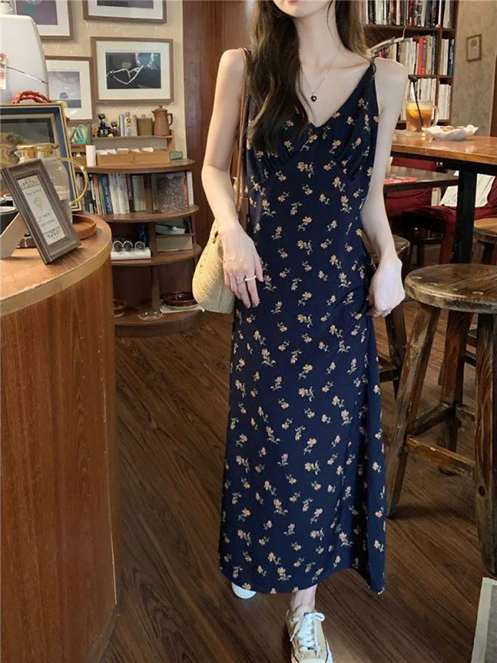 French V-neck Floral Suspender Dress For Women Summer Sweet Style Versatile Chiffon A-line Print Long Vestidos V-Neck Sleeveless
French V-neck Floral Suspender Dress For Women Summer Sweet Style Versatile Chiffon A-line Print Long Vestidos V-Neck Sleeveless
