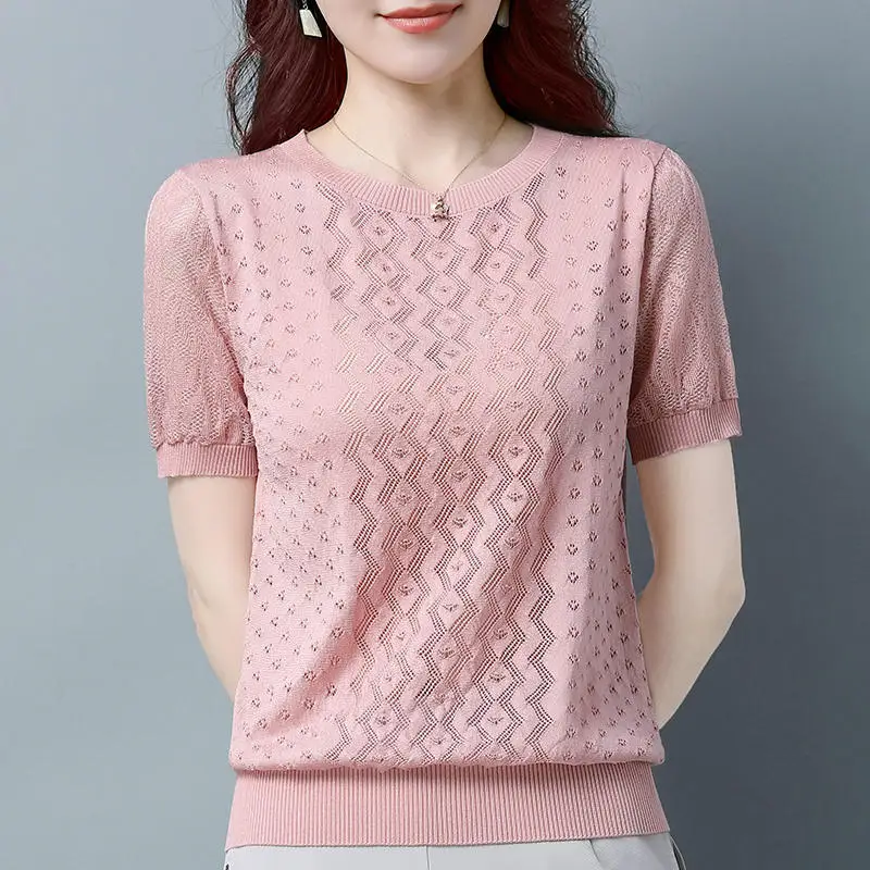 New T-shirt Women Loose Thin Hollow Shirt Short Sleeve Summer Causal Ice Silk Knitted T-shirts Solid Lace Tops for Female Z862
New T-shirt Women Loose Thin Hollow Shirt Short Sleeve Summer Causal Ice Silk Knitted T-shirts Solid Lace Tops for Female Z862