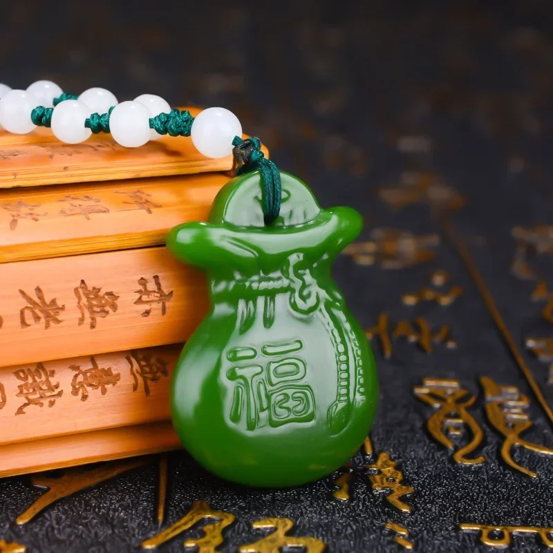 Natural Green Hand-carved Lucky Bag Jade Pendant Fashion Boutique Jewelry Men and Women Money Bag Necklace Gift Accessories
Natural Green Hand-carved Lucky Bag Jade Pendant Fashion Boutique Jewelry Men and Women Money Bag Necklace Gift Accessories