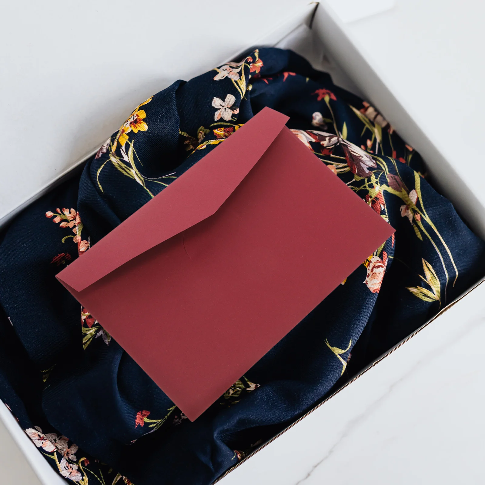 1 Set Funny Words Greeting Card Compact Design Multi-Use Writable Party Kit Birthday Surprise Card Envelope Set Portable Spoof
1 Set Funny Words Greeting Card Compact Design Multi-Use Writable Party Kit Birthday Surprise Card Envelope Set Portable Spoof