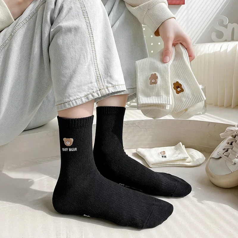 Women Solid Color Black White Socks Cartoon Bear Embroidery Cute Socks Soft Cotton Casual Breathable Sport Long Socks
Women Solid Color Black White Socks Cartoon Bear Embroidery Cute Socks Soft Cotton Casual Breathable Sport Long Socks