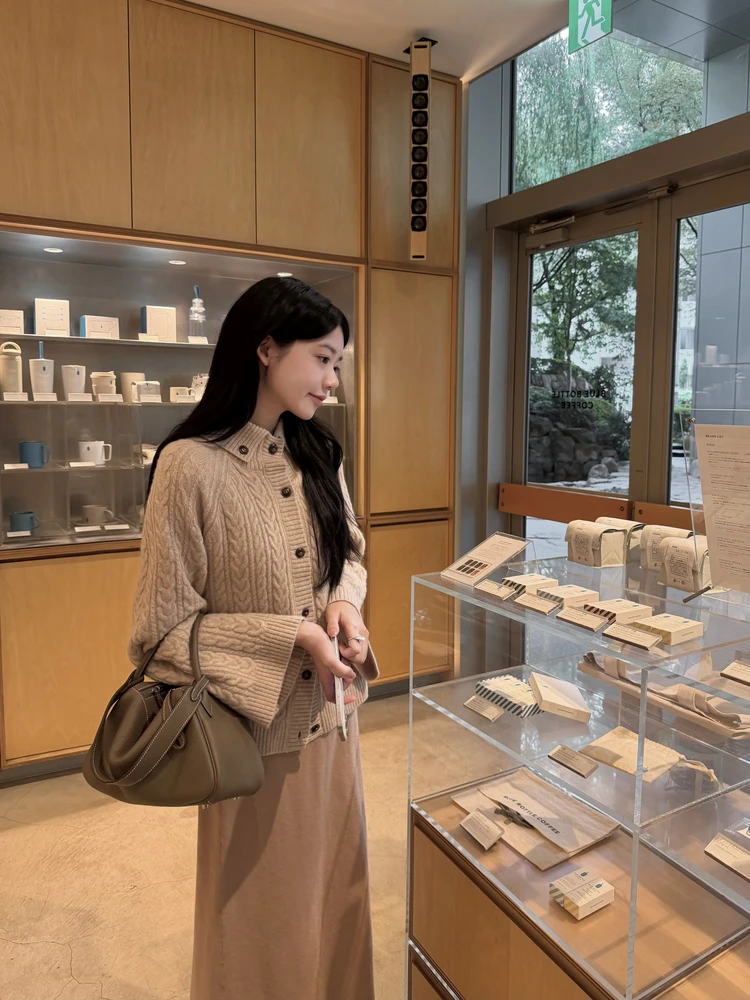 Zearzz 00 Теплый шерстяной кардиган-свитер, зимний, 90% шерсть, в полоску, с длинными рукавами, на пуговицах, женская вязаная одежда
Zearzz 00 Теплый шерстяной кардиган-свитер, зимний, 90% шерсть, в полоску, с длинными рукавами, на пуговицах, женская вязаная одежда