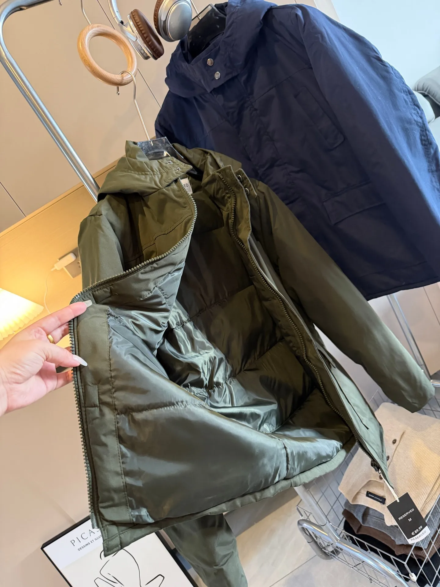 Мужская зимняя теплая хлопковая куртка-парка средней длины, ветрозащитная, водоотталкивающая, для активного отдыха, с хлопковым наполнителем, прямого кроя
Мужская зимняя теплая хлопковая куртка-парка средней длины, ветрозащитная, водоотталкивающая, для активного отдыха, с хлопковым наполнителем, прямого кроя