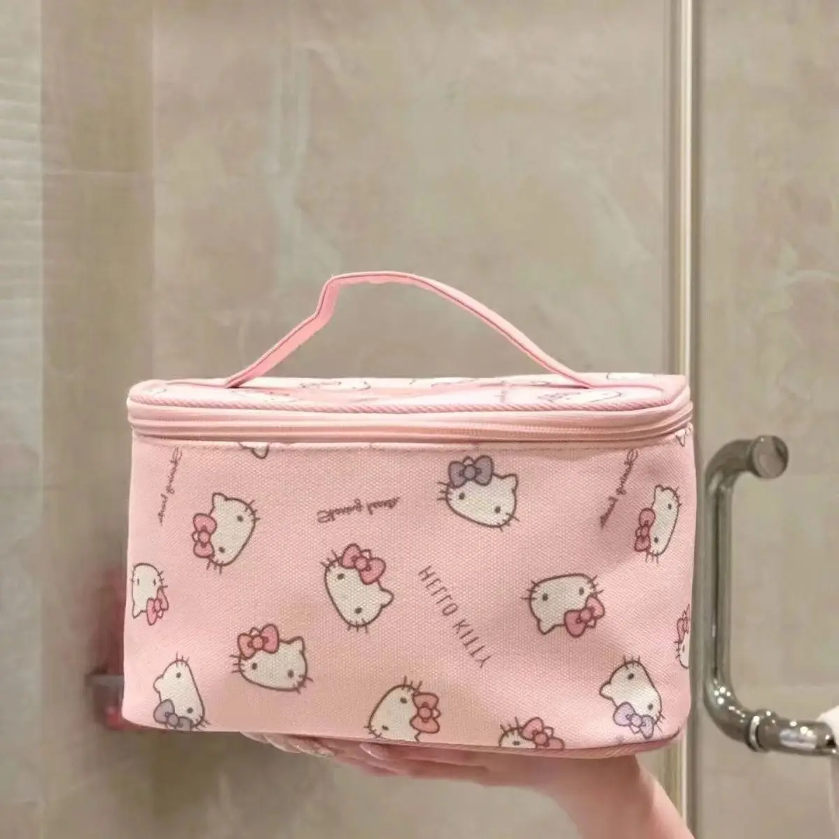 Kawaii Pink Hello Kitty Makeup Bag Cute Japanese Hand-held Makeup Storage Bag Portable Travel Bag Large Capacity Tote Bag Gift
Kawaii Pink Hello Kitty Makeup Bag Cute Japanese Hand-held Makeup Storage Bag Portable Travel Bag Large Capacity Tote Bag Gift