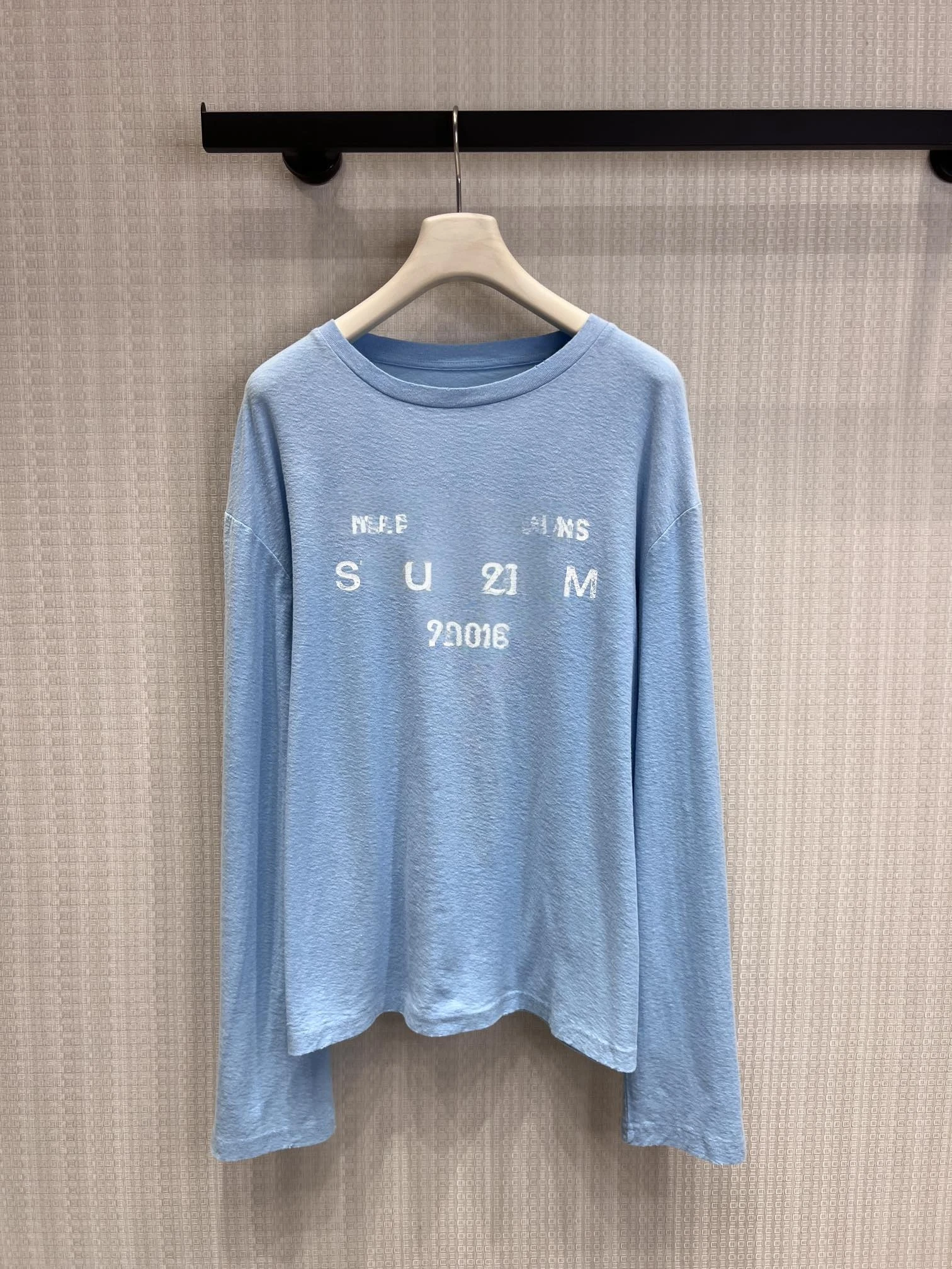 Loose Fit Women's Long Sleeve T-shirt round Neck Letter Print Casual Style Blue Slimming Versatile Cotton Crew Neck Top
Loose Fit Women's Long Sleeve T-shirt round Neck Letter Print Casual Style Blue Slimming Versatile Cotton Crew Neck Top