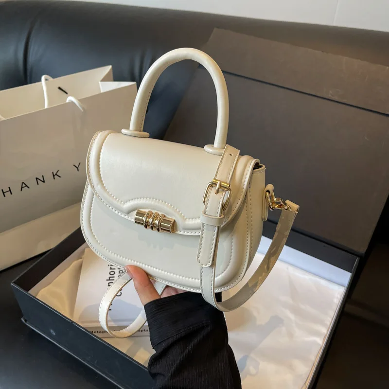 Нишевая дизайнерская сумка через плечо для женщин, винтажная сумка через плечо, роскошная сумка-тоут в стиле ретро, элегантная сумка с верхней ручкой, минималистичная сумка «день-ночь»
Нишевая дизайнерская сумка через плечо для женщин, винтажная сумка через плечо, роскошная сумка-тоут в стиле ретро, элегантная сумка с верхней ручкой, минималистичная сумка «день-ночь» 