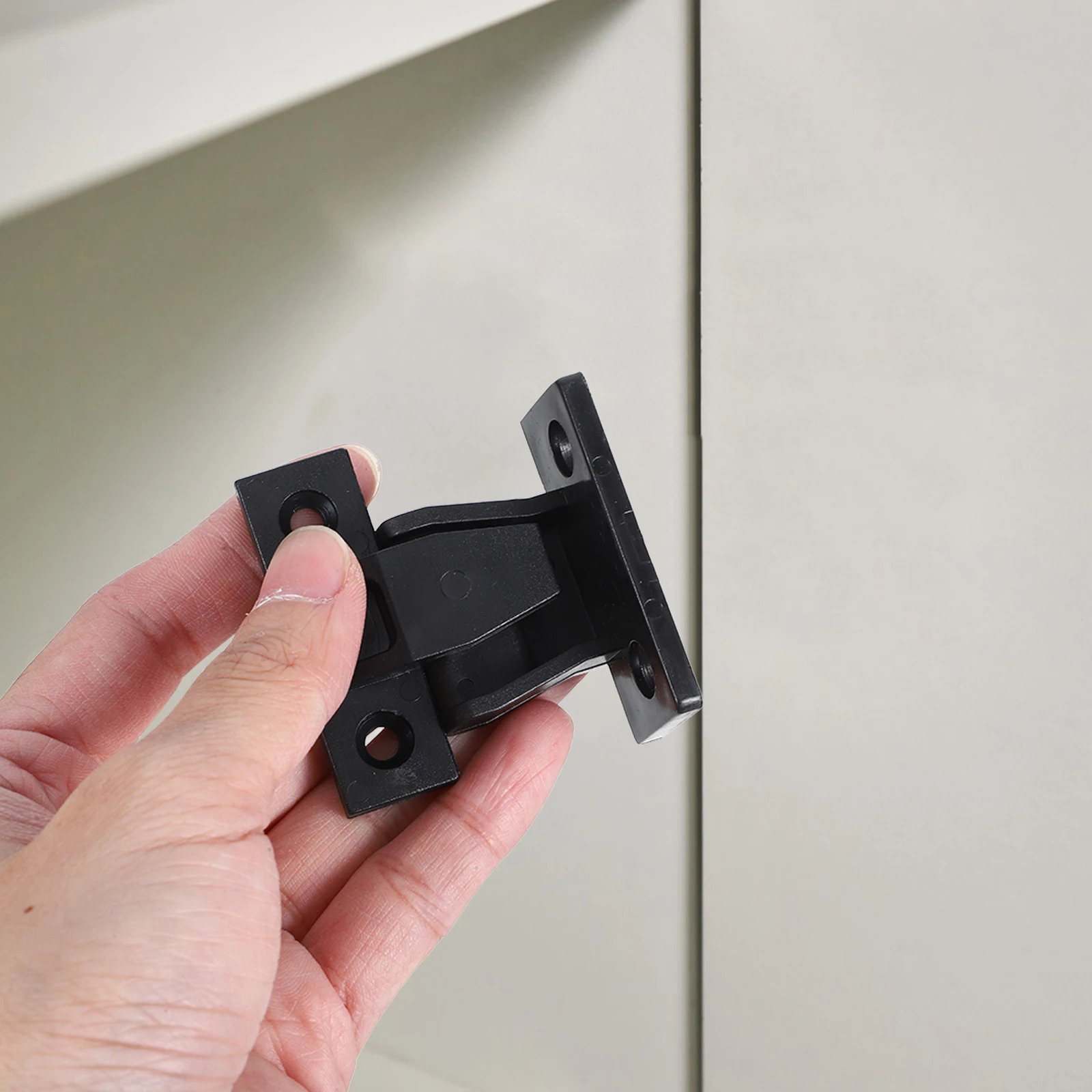 12 Pairs Snap Connectors Black Cabinet Clips Sturdy ABS Material Easy Installation Multi Functional Bath Shelf Drawer Fittings
12 Pairs Snap Connectors Black Cabinet Clips Sturdy ABS Material Easy Installation Multi Functional Bath Shelf Drawer Fittings