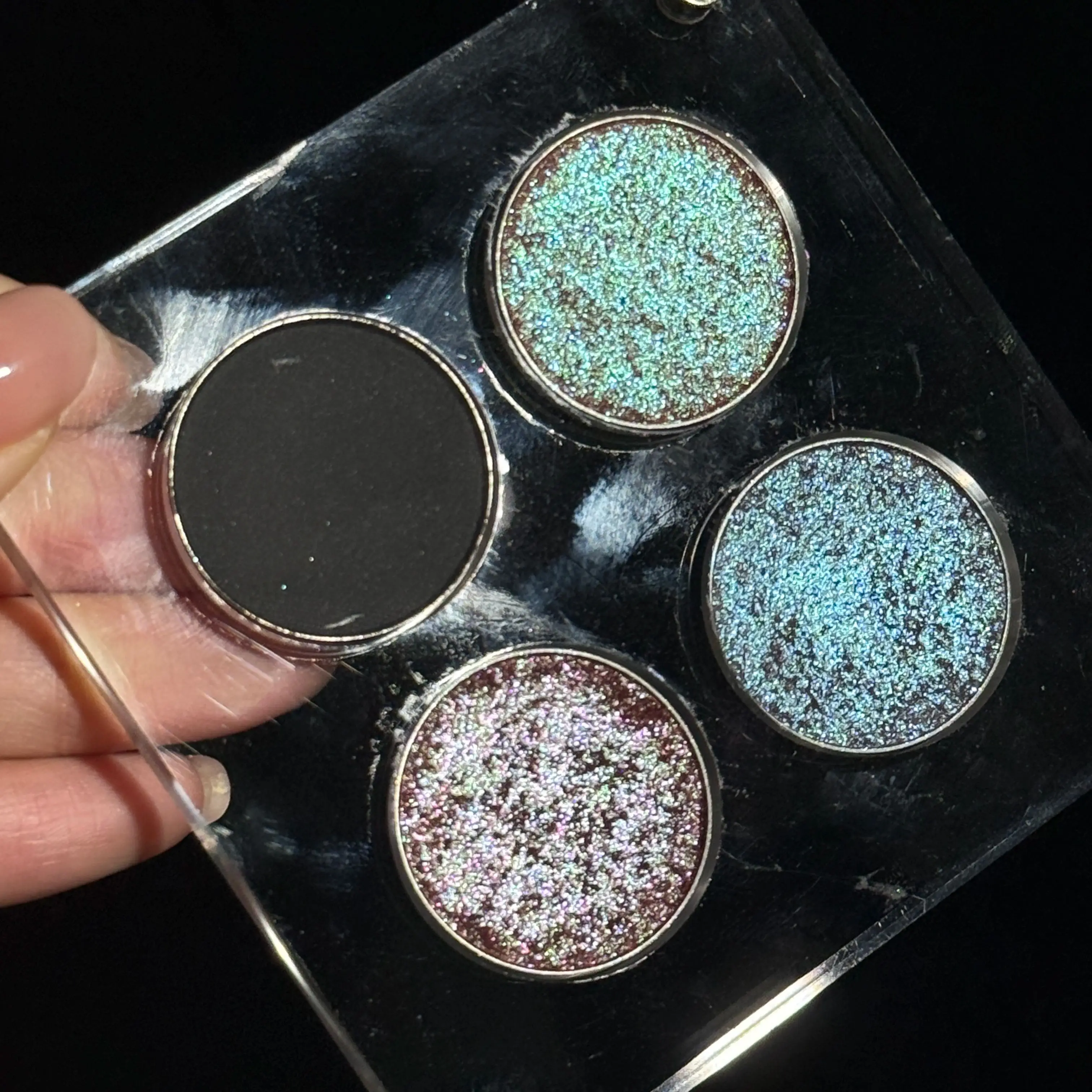 4-Color Chameleon Eye Shadow Palette Self-Assembling Shimmer Green Party Eyeshadow Disk Lasting Colorful Cosmetic for Women
4-Color Chameleon Eye Shadow Palette Self-Assembling Shimmer Green Party Eyeshadow Disk Lasting Colorful Cosmetic for Women