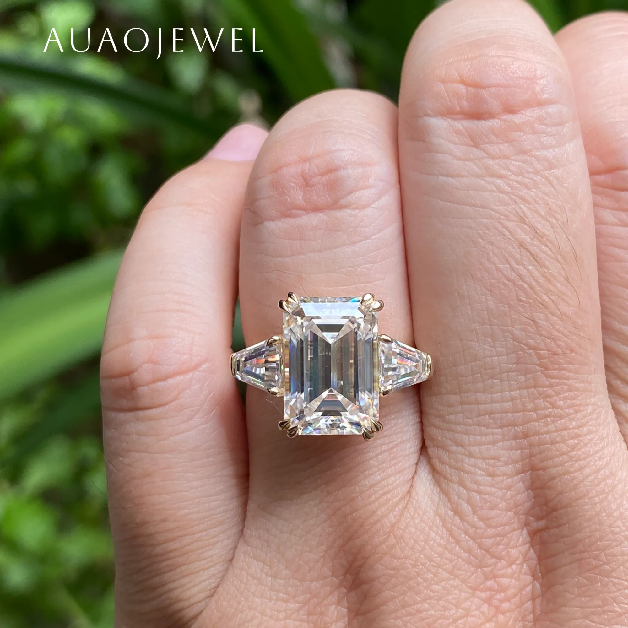 AUAOJEWEL 8Carat Emerald Moissanite Ring 9X13Mm Large Sterling Silver 925 Rings 18K 14K 9K Real Gold Jewelry With Certificate
AUAOJEWEL 8Carat Emerald Moissanite Ring 9X13Mm Large Sterling Silver 925 Rings 18K 14K 9K Real Gold Jewelry With Certificate