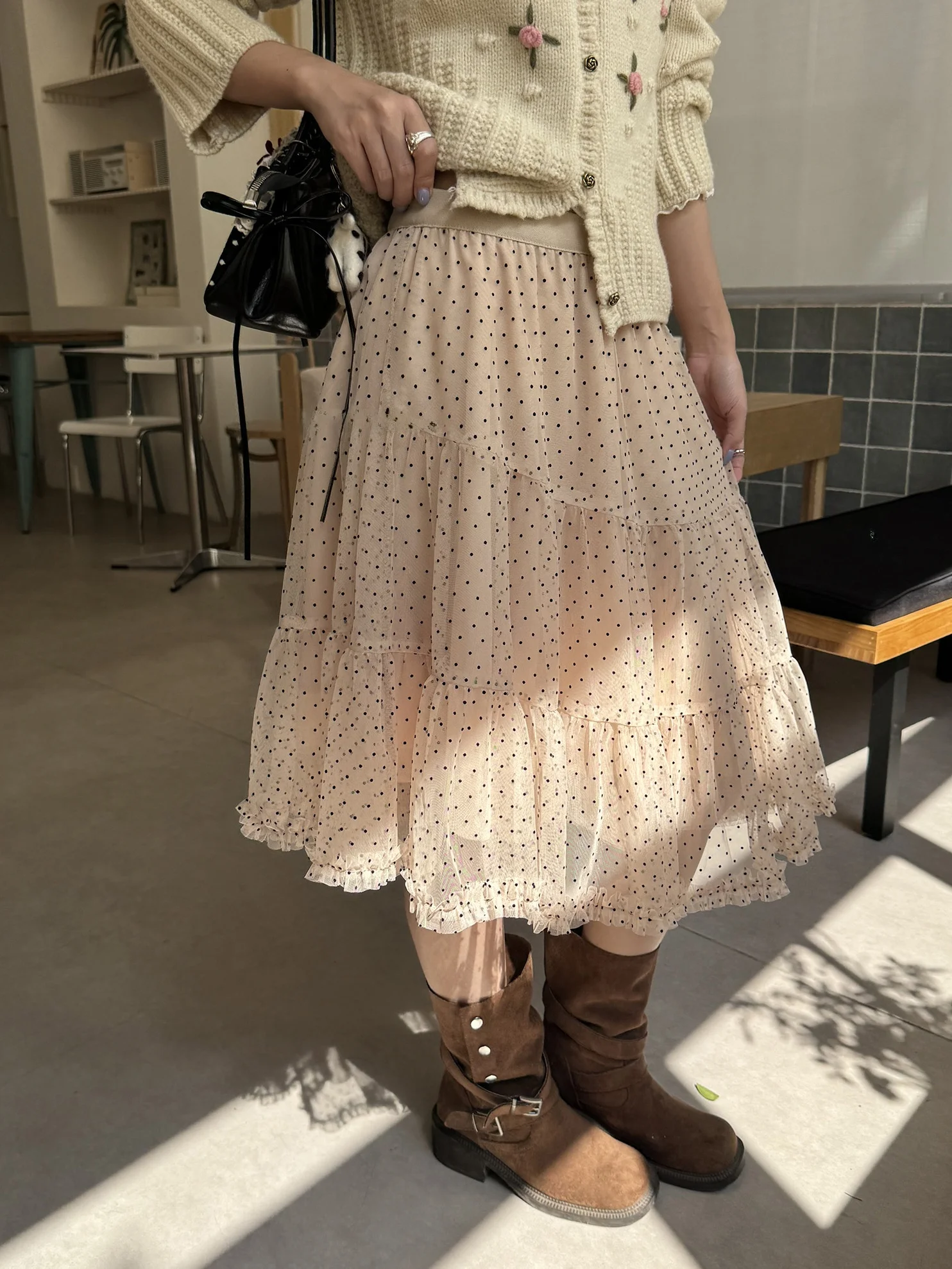 Юбка миди Wu Baizhu в корейском стиле, из тюля в горошек, с завышенной талией, А-силуэт, для молодых женщин, весна-лето, модная
Юбка миди Wu Baizhu в корейском стиле, из тюля в горошек, с завышенной талией, А-силуэт, для молодых женщин, весна-лето, модная