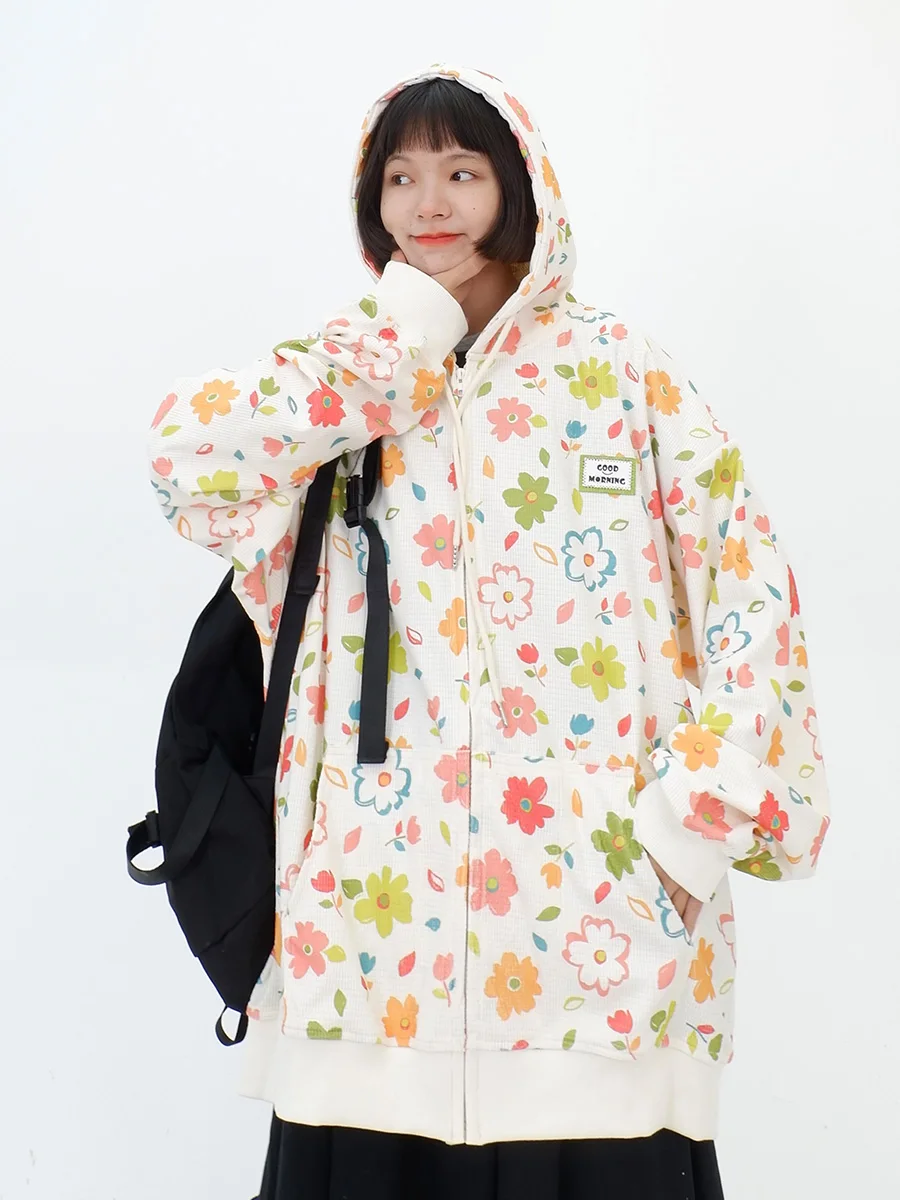 Full printed small flower hooded sweatshirts cardigan women in autumn 2023, new loose fitting bf Japanese sweet trend Hoodies
Full printed small flower hooded sweatshirts cardigan women in autumn 2023, new loose fitting bf Japanese sweet trend Hoodies