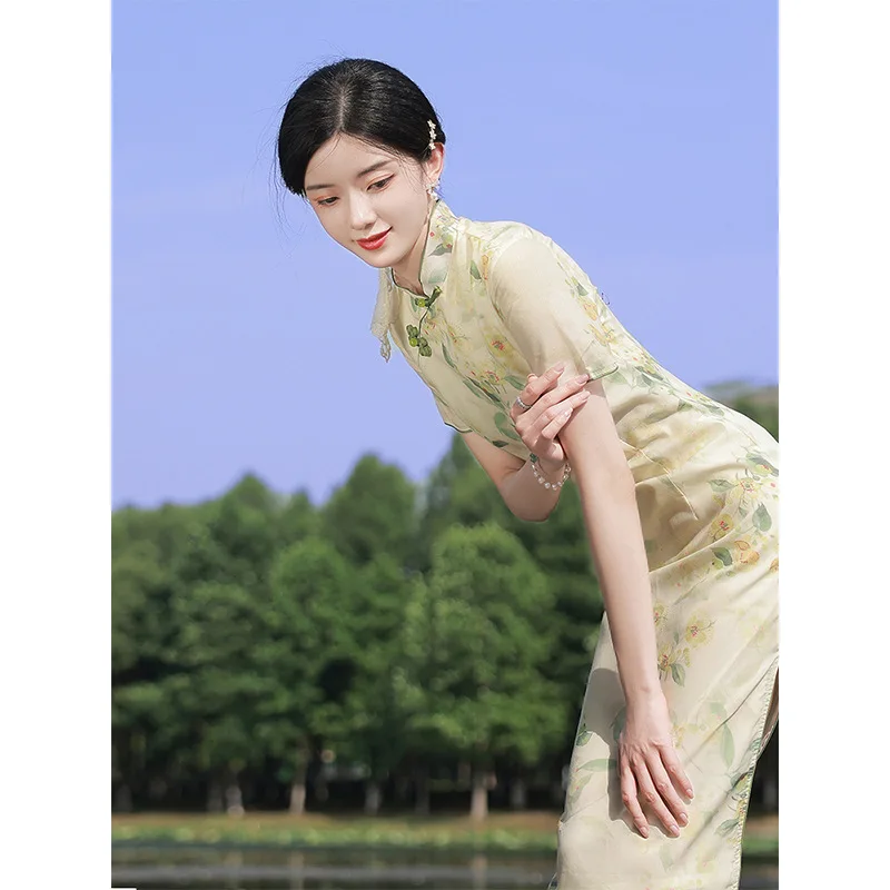2022 Light Yellow Cheongsam Short Sleeve Soft Floral Dress Slim Wedding Costumes Elegant Fashion Qipao S To XXL
2022 Light Yellow Cheongsam Short Sleeve Soft Floral Dress Slim Wedding Costumes Elegant Fashion Qipao S To XXL