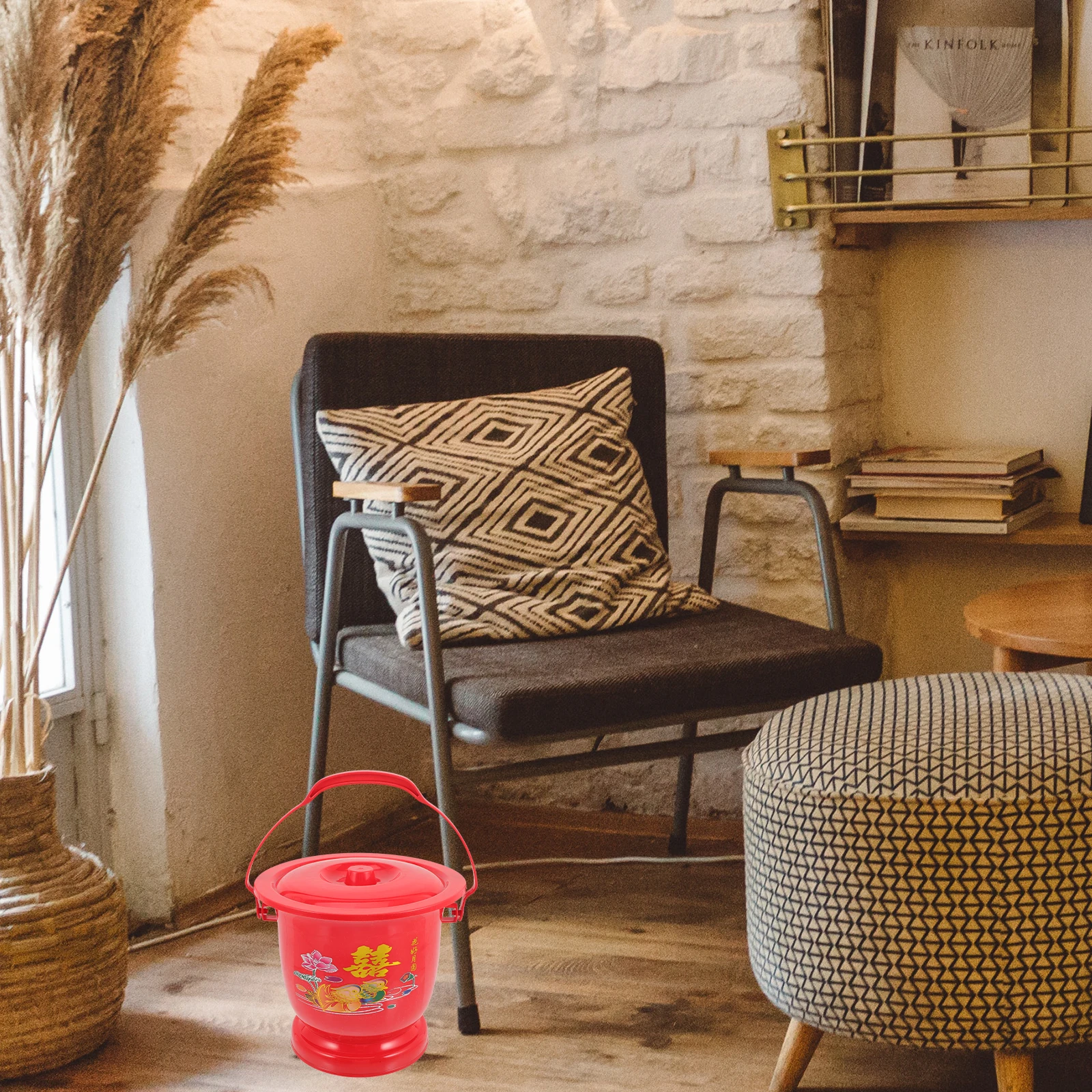 Household Chamber Pot Durable Plastic Spittoon Leakproof Lid Design Portable Night Urine Pot Practical Urinal for Elderly
Household Chamber Pot Durable Plastic Spittoon Leakproof Lid Design Portable Night Urine Pot Practical Urinal for Elderly