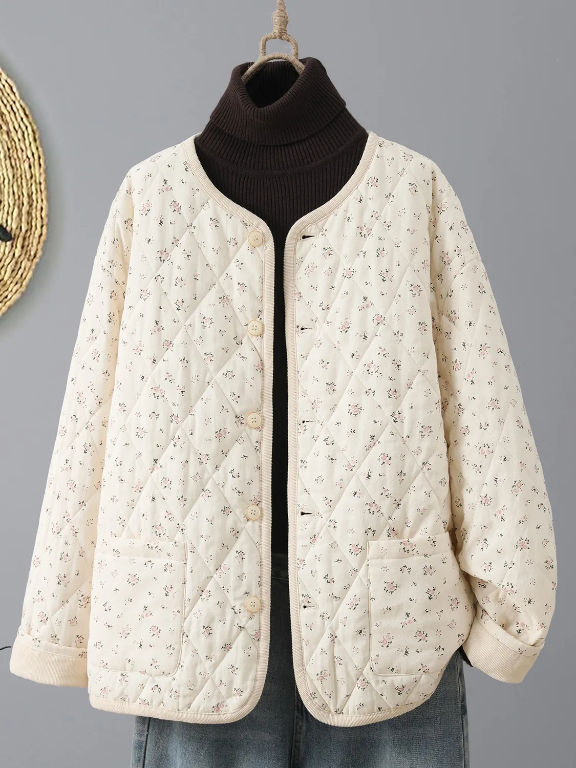 Retro Floral Print Double-Sided Wear Cotton Jaet Women's Winter Casual Large Size Collarl Cotton Clothes Warm Cotton Fil...
Retro Floral Print Double-Sided Wear Cotton Jaet Women's Winter Casual Large Size Collarl Cotton Clothes Warm Cotton Fil...