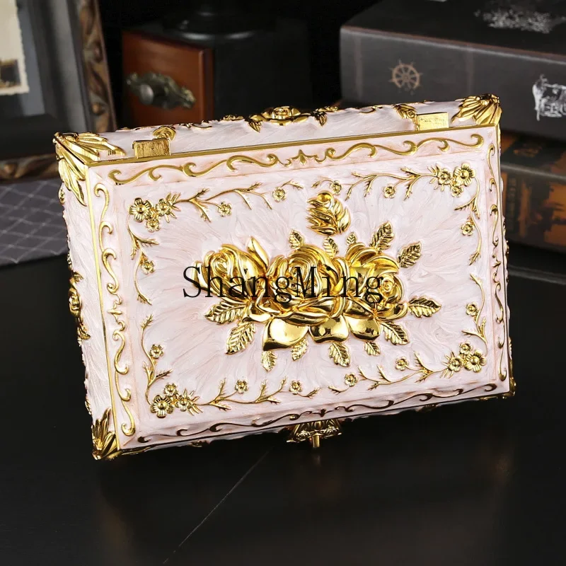 CLL Luxury Metal Jewelry Box Court Jewelry Box Antique Creative Ring Storage Box Jewelry Wedding Gift
CLL Luxury Metal Jewelry Box Court Jewelry Box Antique Creative Ring Storage Box Jewelry Wedding Gift