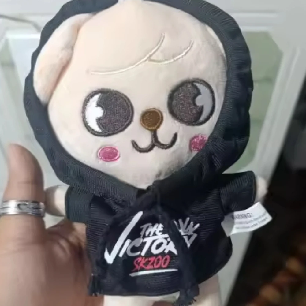 Плюшевая игрушка Stray Kids Skzoo, мягкая игрушка-кукла в стиле мультфильма, игрушка Skzoo Kawaii, украшение для комнаты, детский рождественский подарок
Плюшевая игрушка Stray Kids Skzoo, мягкая игрушка-кукла в стиле мультфильма, игрушка Skzoo Kawaii, украшение для комнаты, детский рождественский подарок