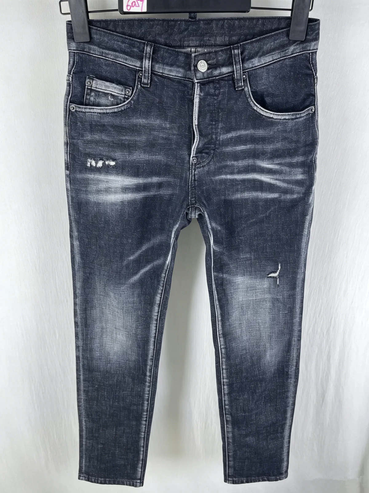 6059 Four Seasons New Men's Wear Washed Ripped Patch Paint Slim-fit Feet Black Jeans for Men
6059 Four Seasons New Men's Wear Washed Ripped Patch Paint Slim-fit Feet Black Jeans for Men