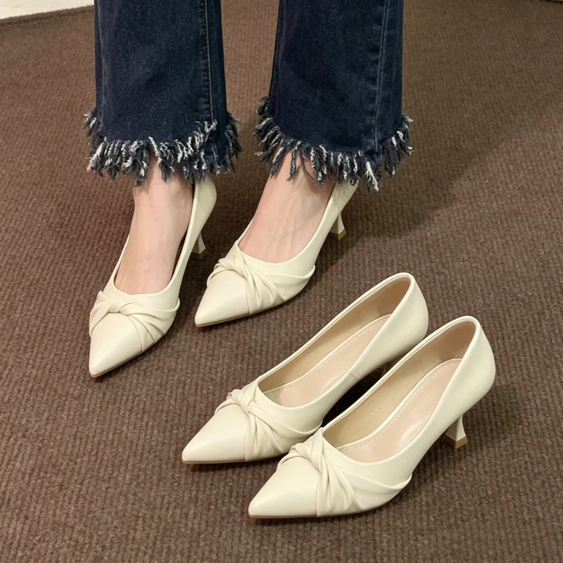 2026 Hot Selling French Elegant Super Soft New Single Shoe for Women's Fairy Height Increase Niche High Heels
2026 Hot Selling French Elegant Super Soft New Single Shoe for Women's Fairy Height Increase Niche High Heels