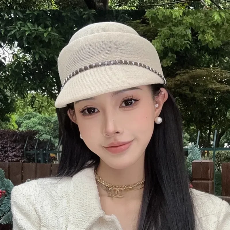 New Spring and Summer Thin Breathable Equestrian Hats for Women Show Small Face Outdoor Travel Photo French Elegant Retro Berets
New Spring and Summer Thin Breathable Equestrian Hats for Women Show Small Face Outdoor Travel Photo French Elegant Retro Berets