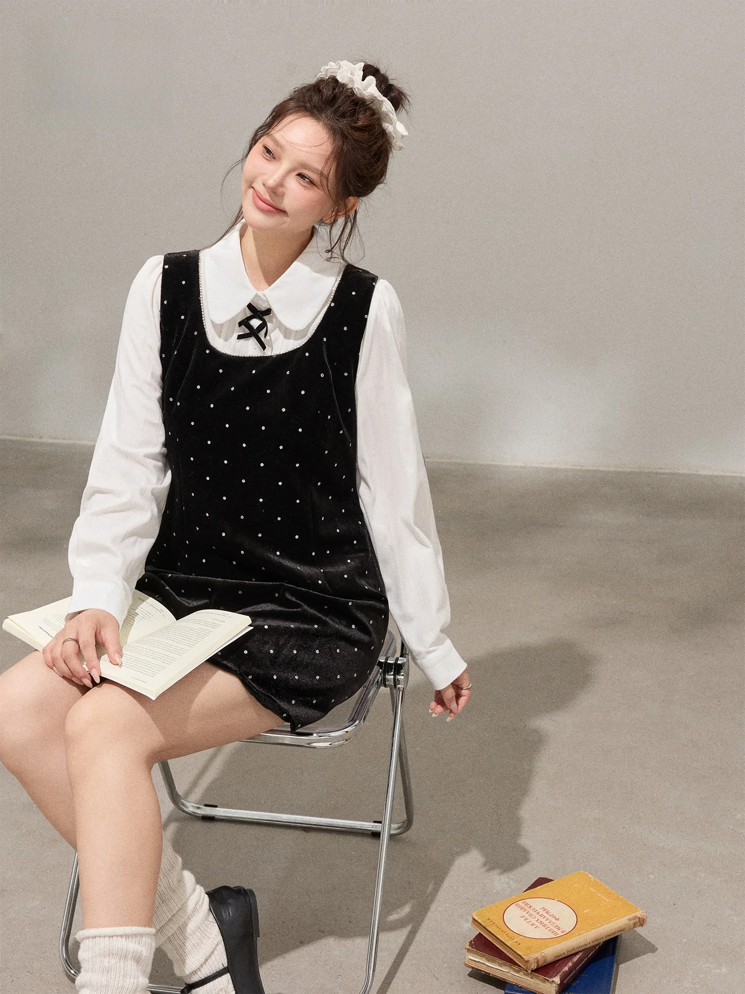 Женский комплект из бархатного топа с воротником и юбки в горошек больших размеров, облегающий, с высокой талией
Женский комплект из бархатного топа с воротником и юбки в горошек больших размеров, облегающий, с высокой талией