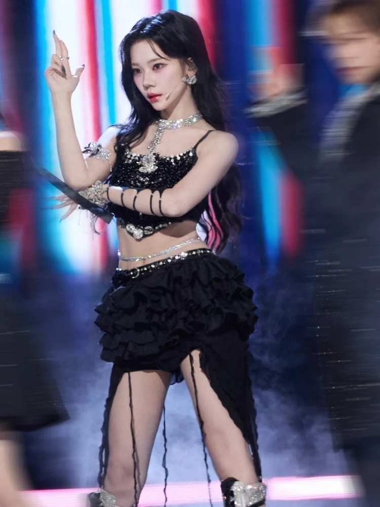 Zhang Zining Stage Costume Black Sequin Puffy Skirt Neck Hanging Diamond Women's Group Performance Clothes Shiny Ball Gown
Zhang Zining Stage Costume Black Sequin Puffy Skirt Neck Hanging Diamond Women's Group Performance Clothes Shiny Ball Gown