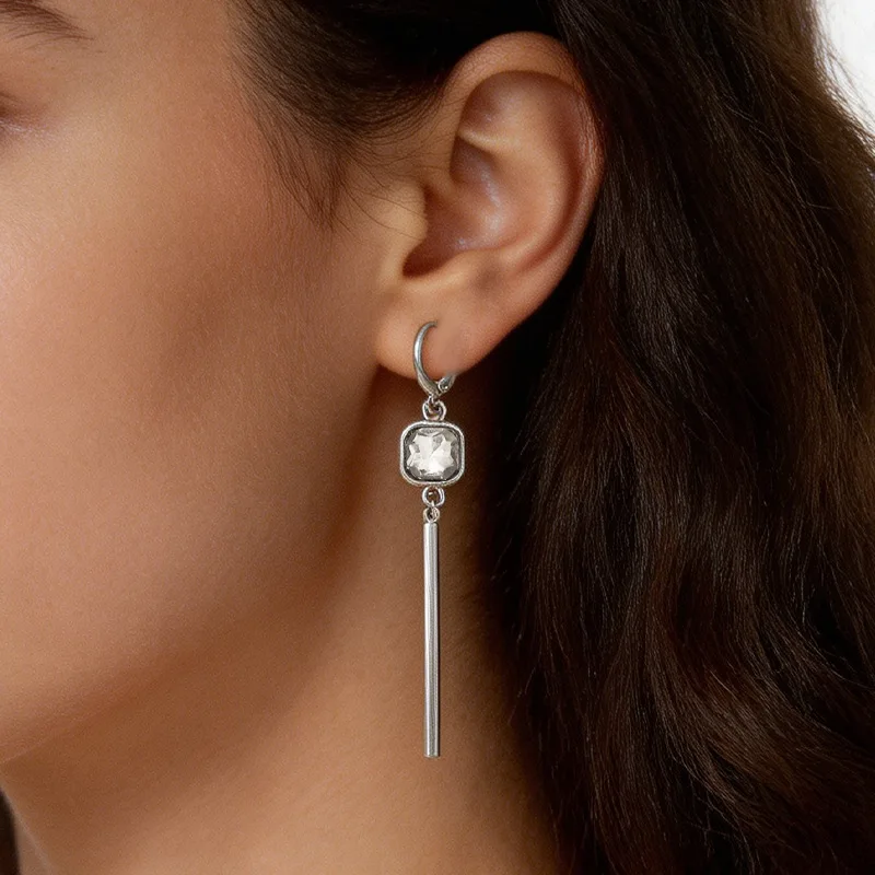 Original product European and American dark girl style geometric square tassel ins niche versatile fashion earrings for women
Original product European and American dark girl style geometric square tassel ins niche versatile fashion earrings for women