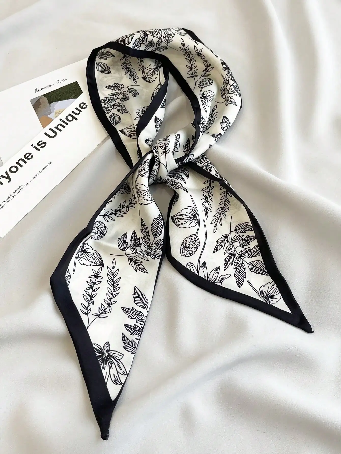 Women's Floral Print Scarf, Suitable For Daily Wear Hair Band Turban Headband Sweatband, School Stuff, College, Headbands Fall Winter Hair Accessories For Women For Vacation Outfits Woman Women Bandanas Soft Headwrap Summer Outfits
Women's Floral Print Scarf, Suitable For Daily Wear Hair Band Turban Headband Sweatband, School Stuff, College, Headbands Fall Winter Hair Accessories For Women For Vacation Outfits Woman Women Bandanas Soft Headwrap Summer Outfits