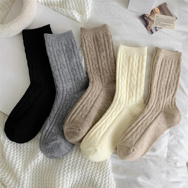 Fashion Women's Socks New Autumn Solid Color Thick Warm Winter Socks For Girls Home Sleep Casual Crew Socks Female Breathable
Fashion Women's Socks New Autumn Solid Color Thick Warm Winter Socks For Girls Home Sleep Casual Crew Socks Female Breathable