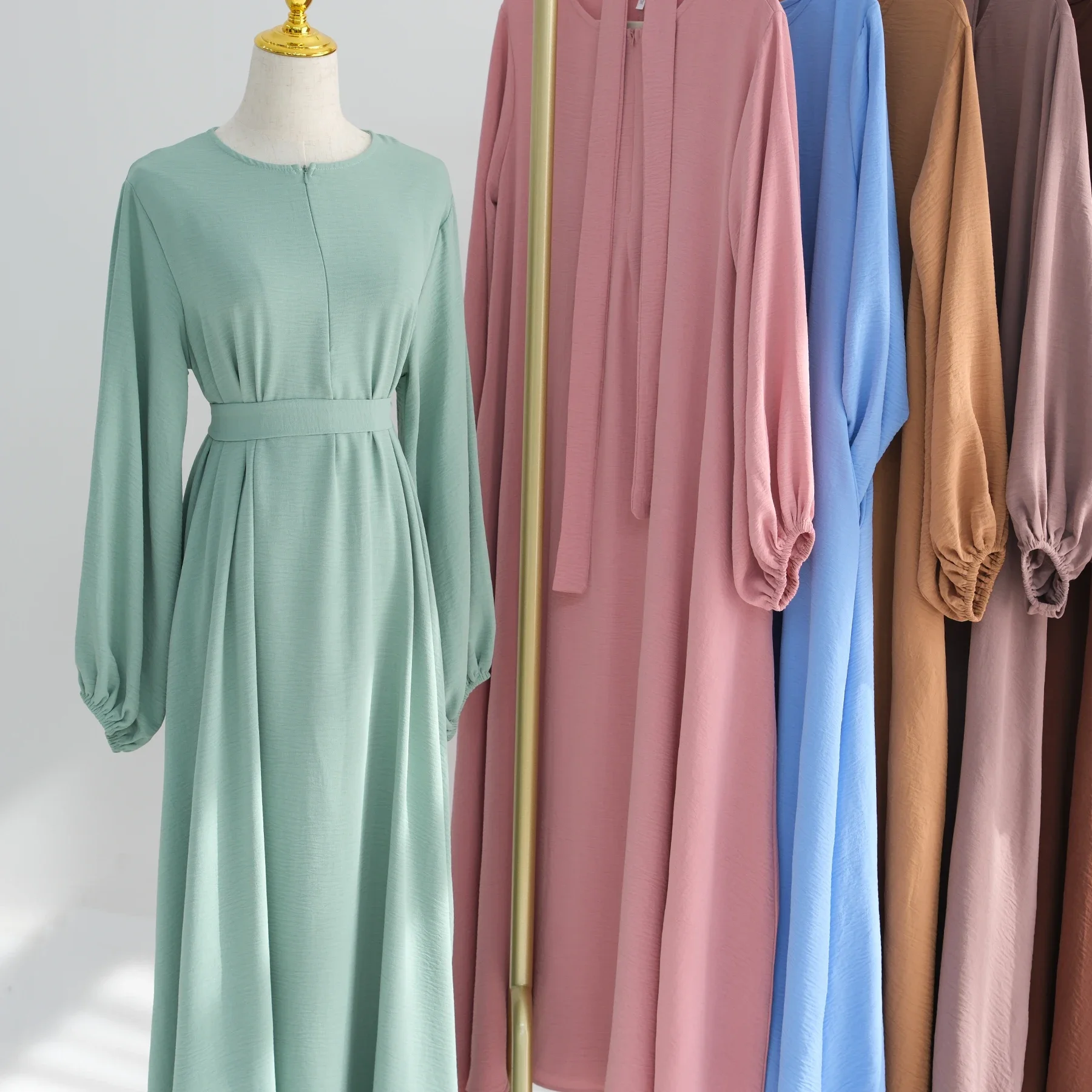 Eid Muslim Women Belted Dress Ramadan Abayas Dubai Turkey Kaftan Saudi Arabic Robe Marocain Caftan Prayer Garment Gown Kebaya
Eid Muslim Women Belted Dress Ramadan Abayas Dubai Turkey Kaftan Saudi Arabic Robe Marocain Caftan Prayer Garment Gown Kebaya