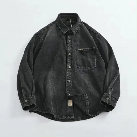 Modische Jeanshemdjacke mit lockeren Ärmeln, Herrenmode-Oberteil, schweres, dickes, schwarz-graues Hemd mit alter Waschung