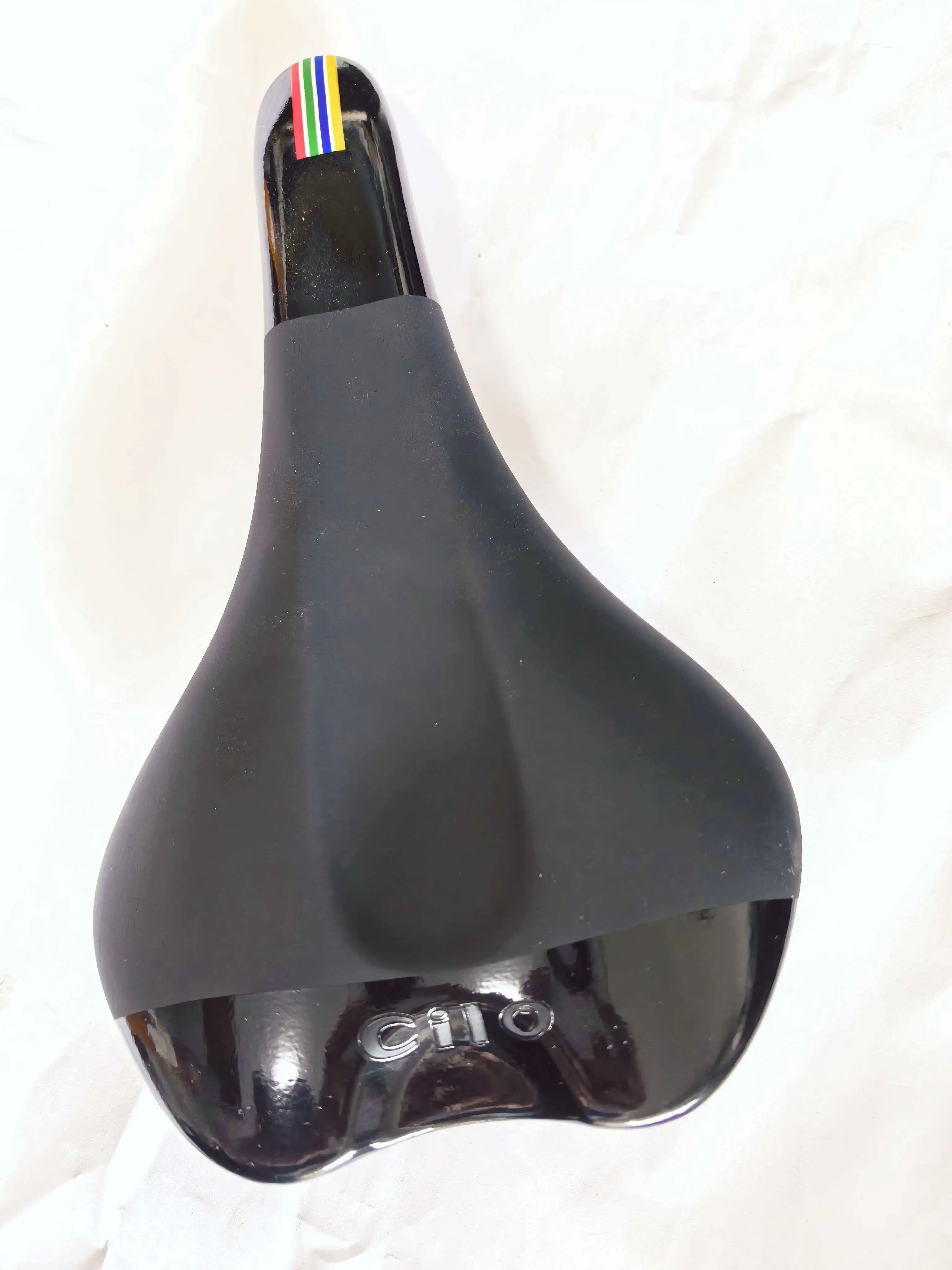 Nos Cilo Mountain Bike Saddle MTB Seat
Nos Cilo Mountain Bike Saddle MTB Seat