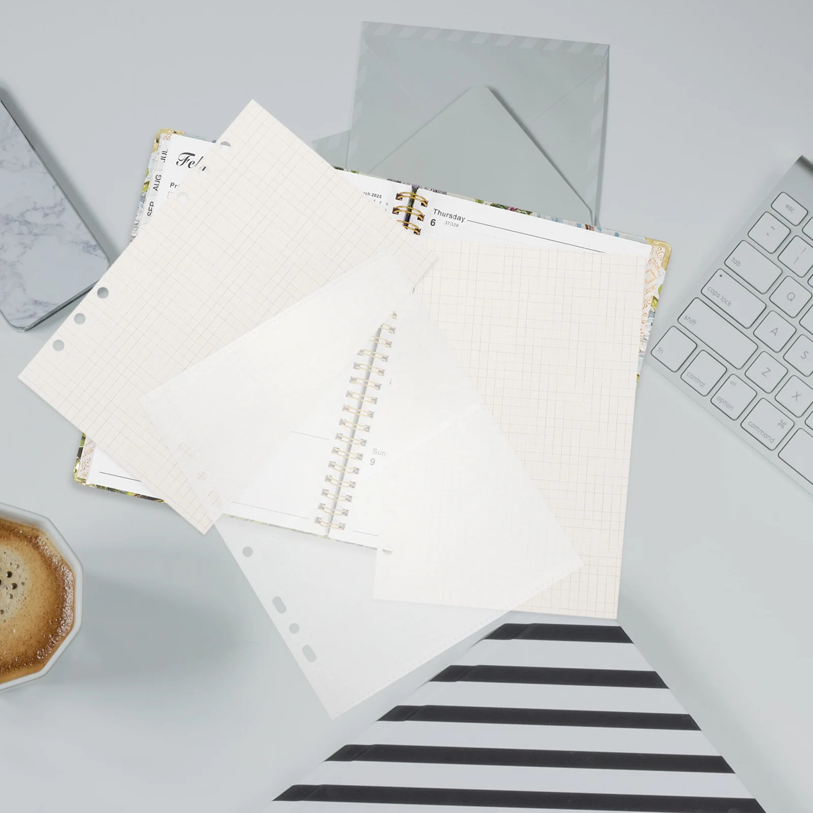 Прозрачные вставки для переплета формата А5, сменные листы с 7 отверстиями, прозрачные карманы для хранения документов для школьных офисных органайзеров
Прозрачные вставки для переплета формата А5, сменные листы с 7 отверстиями, прозрачные карманы для хранения документов для школьных офисных органайзеров