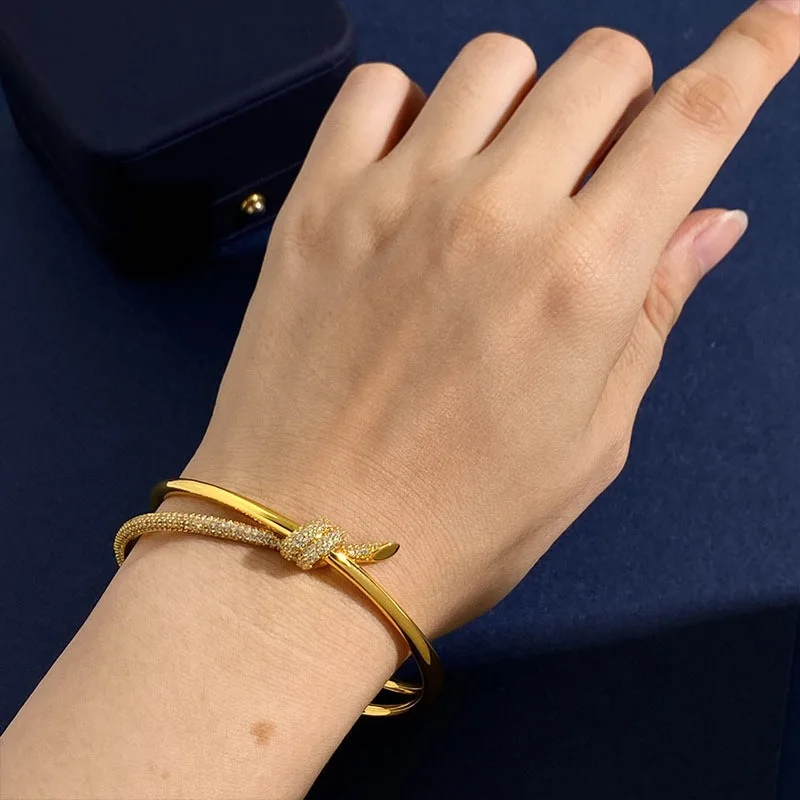 Silver Gold Color Knotted Paved Zicron Bracelet Female Couple Simple Temperament Hand Jewelry Accessories
Silver Gold Color Knotted Paved Zicron Bracelet Female Couple Simple Temperament Hand Jewelry Accessories