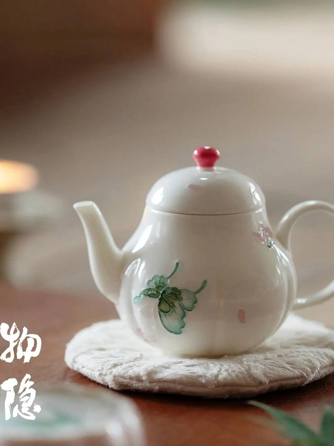 Wuyintang High Quality Hand Painted Teapot For Home Use Underglaze Ceramic Brewing Pot Kung Fu Tea Set Peach Blossom
Wuyintang High Quality Hand Painted Teapot For Home Use Underglaze Ceramic Brewing Pot Kung Fu Tea Set Peach Blossom
