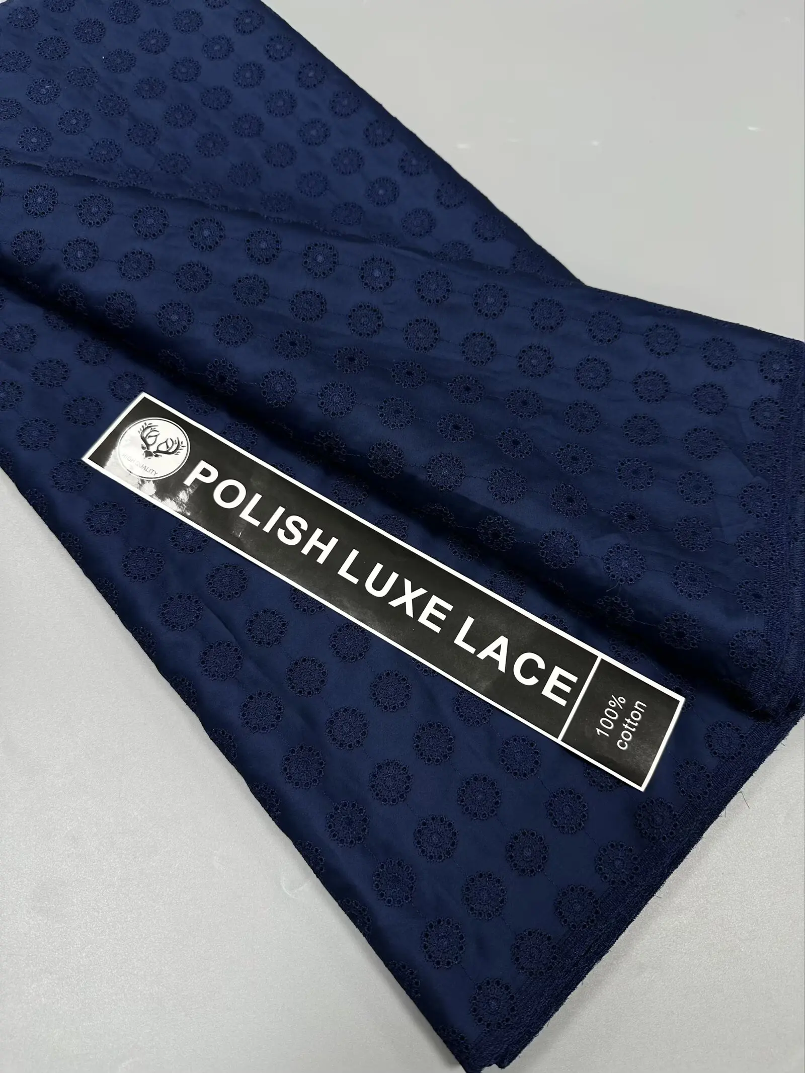 5 ярдов польский хлопковый кружевной материал для мужчин, ткань в африканском стиле, мягкая ткань, качественный роскошный материал для мужского костюма, ткань
5 ярдов польский хлопковый кружевной материал для мужчин, ткань в африканском стиле, мягкая ткань, качественный роскошный материал для мужского костюма, ткань