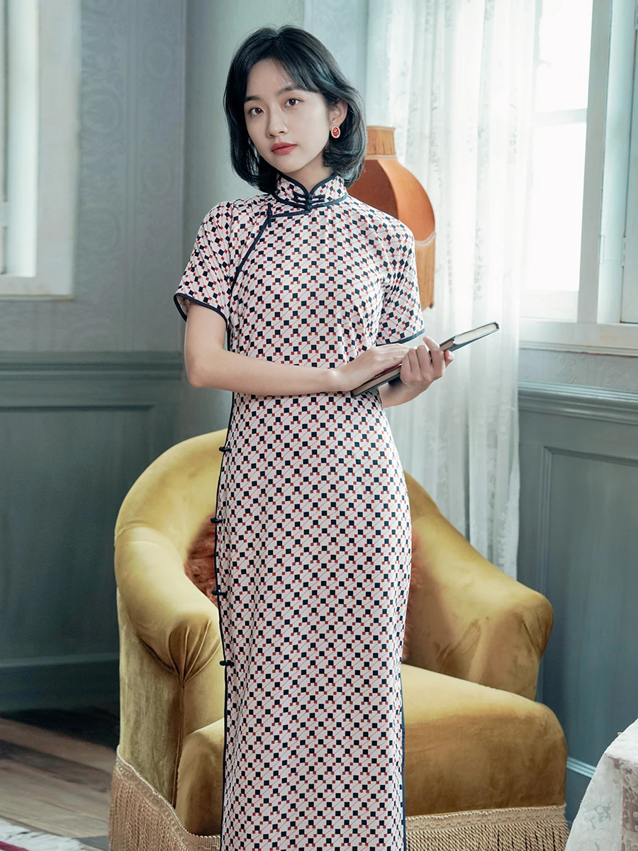 Осенняя винтажная миди-юбка с разрезом, из тюлевой ткани, с цветочным принтом, длиной три четверти
Осенняя винтажная миди-юбка с разрезом, из тюлевой ткани, с цветочным принтом, длиной три четверти