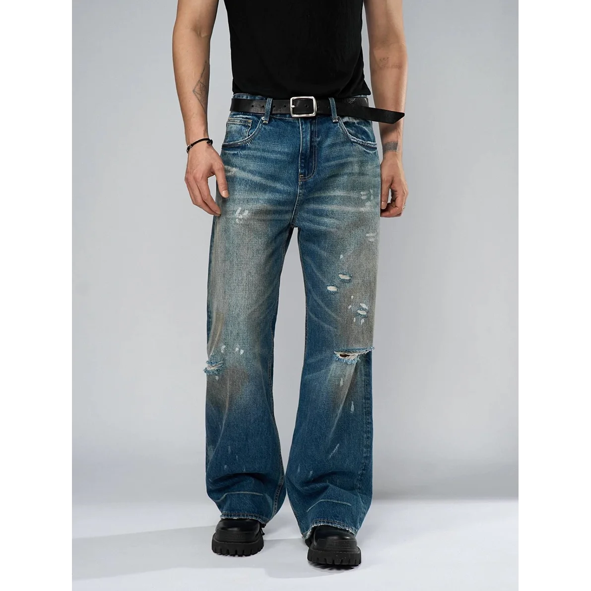 American Retro Washed Distressed Jeans Men's Casual Loose Straight Denim Trousers European Fashion Street Style Long Pants
American Retro Washed Distressed Jeans Men's Casual Loose Straight Denim Trousers European Fashion Street Style Long Pants