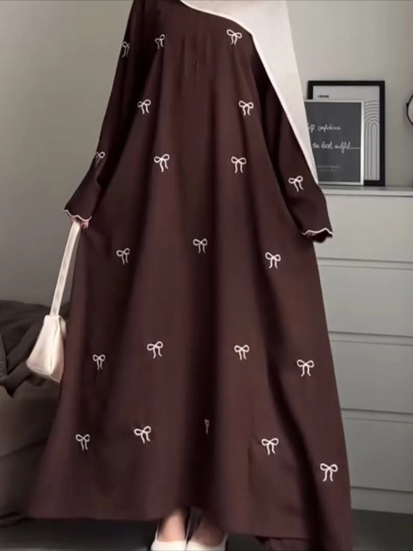 Eid Women Party Dress Muslim Abaya Bow Embroidery Modest Jalabiya Ramadan Long Dresses Abayas Vestidos Largos Kaftan Long Robe
Eid Women Party Dress Muslim Abaya Bow Embroidery Modest Jalabiya Ramadan Long Dresses Abayas Vestidos Largos Kaftan Long Robe