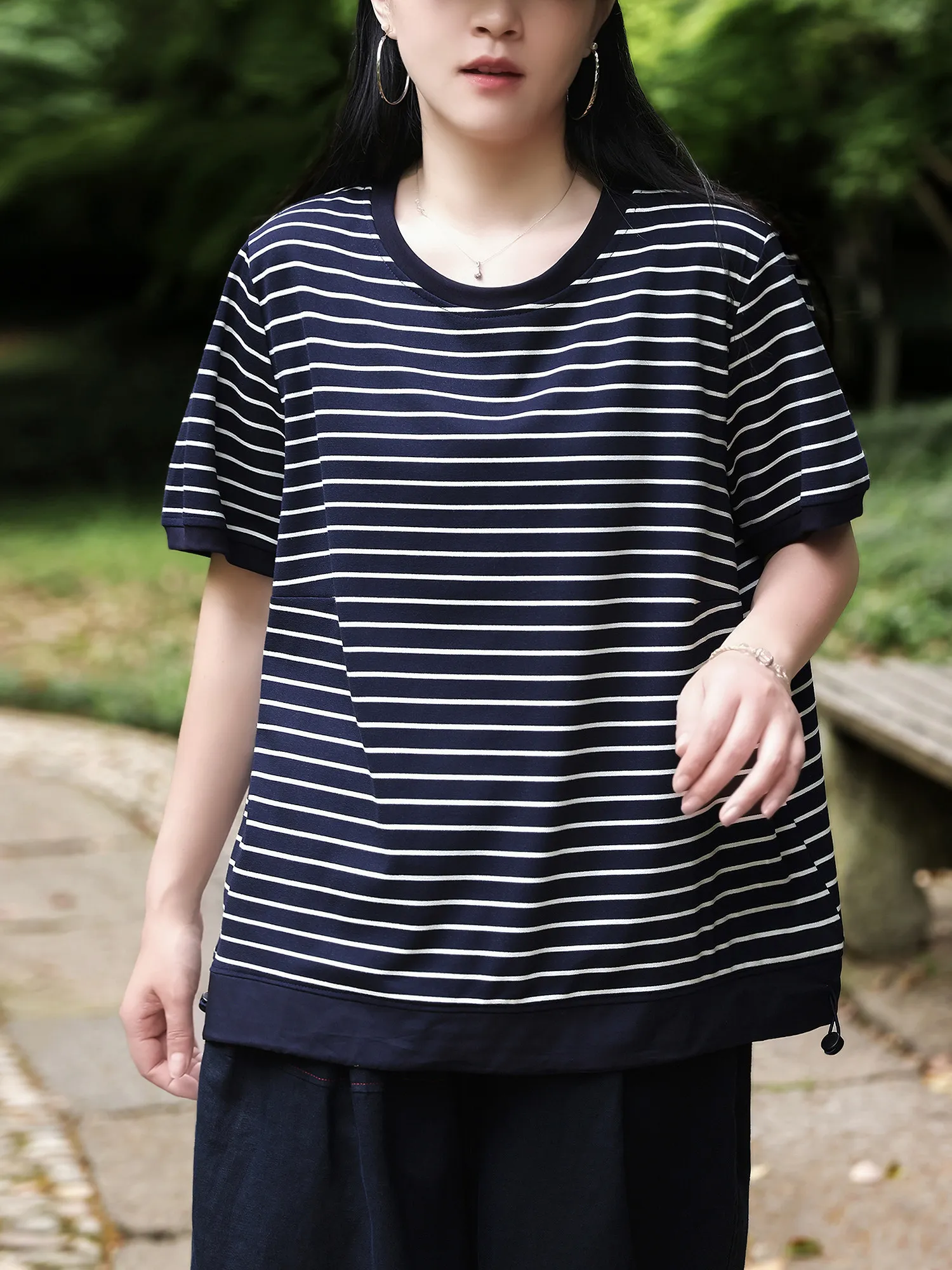 2026 Fashion Summer New Women's T-shirt Loose Striped Casual Top
2026 Fashion Summer New Women's T-shirt Loose Striped Casual Top