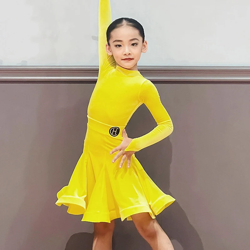 2023 New Latin Dance Performance Costumes For Girls Yellow Long Sleeved Skirts Velvet Set Chacha Samba Latin Dance Dress DN16392
2023 New Latin Dance Performance Costumes For Girls Yellow Long Sleeved Skirts Velvet Set Chacha Samba Latin Dance Dress DN16392